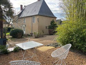 Vente maison 8 pièces  240.00m²  Château