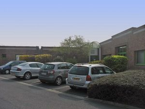 Location Local Professionnel 1 200m²