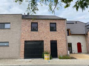 Ruime nieuwbouwwoning met 3 slaapkamers in centrum Laarne