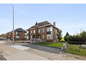 GERENOVEERDE GEZINSWONING MET 3 SLKS IN SINT-TRUIDEN