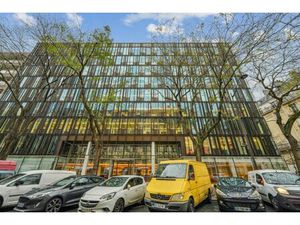 Location Local Professionnel 1 496m²