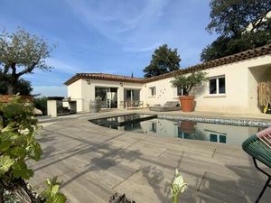 Maison de luxe de 6 pièces en vente à Uzès  France