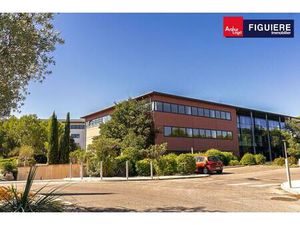 SURFACES RENOVEES A VENDRE DANS LE PARC DE LA DURANNE