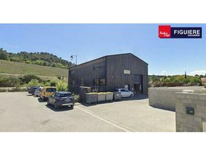 Bâtiment indépendant de 320m² à louer CHARLEVAL