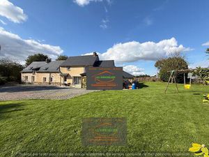 Longère - Médréac - 8 pièces 180m2 sur 4 000 m² de terrain