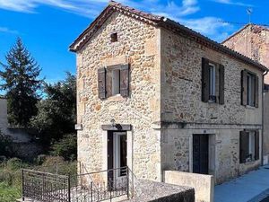 Maison en pierre vue sur le Lot