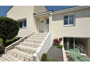 Location maison  140 m² T-5 à Fontcouverte  1 180 €