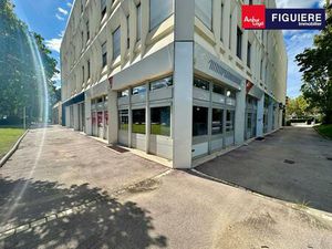 SURFACE EN RDC À LOUER AVEC UNE ENSEIGNE