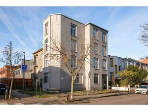 Commercieel te koop in Deurne met 2 slaapkamers