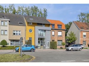 Commercieel te koop in Assebroek met 3 slaapkamers