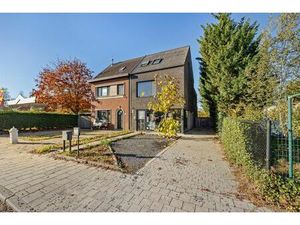 Huis te koop in Ekeren met 3 slaapkamers