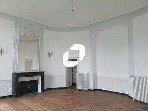 A LOUER  BUREAUX PROCHES GARE ET TRANSPORTS