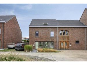 Lichtrijke gezinswoning met 4 slaapkamers te koop in Lauwe!