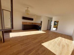 Location appartement 3 pièces 57 m² à Lunel (34400)