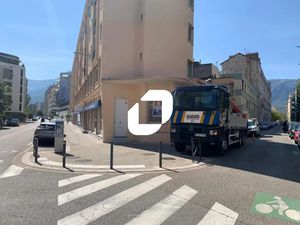 Location Commerce Grenoble 38000