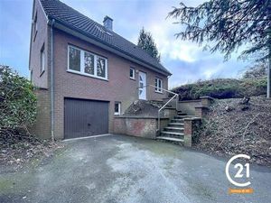 Maison à louer avec garage et terrasse   Court-Saint-Étienne (VBD65233)