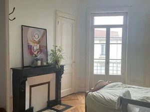 Location appartement 4 pièces 110 m² à Saint-Étienne (42000)
