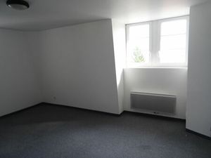 Location bureau 23m2 Reims 51100 - 416 € - Surface Privée