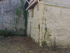 Jolie maison de Campagne  pierres app. 3 Chambres 150m2 hab à finir de rénover Jardin clos