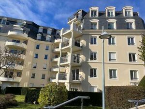 Location Garage box et parking à Caen (14000) : à louer / 14m² Caen