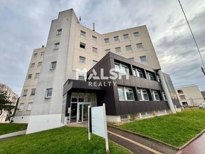 Bureaux - A louer - 484 m² - Vénissieux - 5 parkings compris