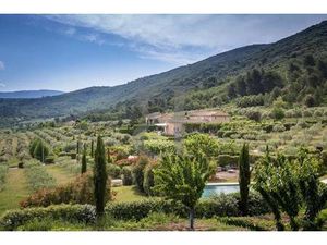 Superbe propriété avec vue sur le Luberon