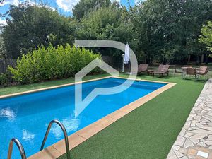 VILLA RÉNOVÉE DE 137m2 CLIMATISÉE SANS VIS-À-VIS À RÉGUSSE