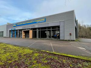 Cellule commerciale Saint-Avold 420m²