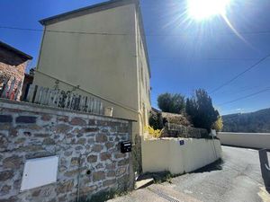 Vente Maison de village 96 m² à Thizy-les-Bourgs 110 000 €