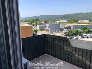 JOLI T2 MEUBLE A LOUER A L'ANNEE + GARAGE