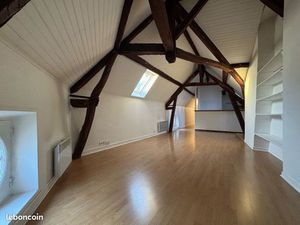 Rue du Capitaine Dreyfus / 2 minutes Croix de Chavaux - 34m2 carrez/40m2 au sol