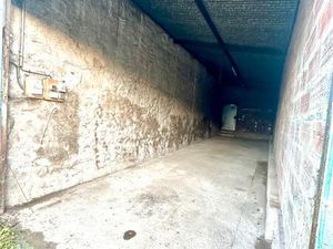 Parking/box 1 pièce 38 m²