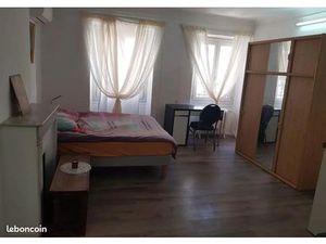 Studio 1 pièce 25 m²