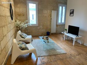 T2 52m2 chartrons rue notre dame meuble