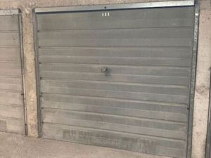 Parking/box 1 pièce 17 m²