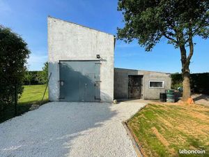 Hangar / garage / local / entrepôt