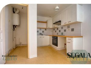 Appartement 2 chambres au 1er dans le quartier de la piscine