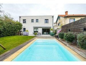 Maison 6 pièces – 158 m² – Parcelle de 332 m²