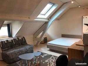 Grand studio meublé à louer dans centre ville de Montluçon