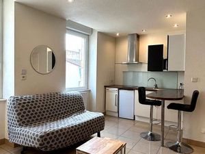 Studio refait à neuf et meublé à louer sans frais