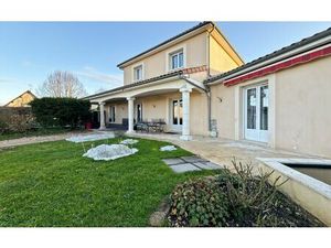 Maison Thiviers 165 m² T-6 à vendre  328 600 €