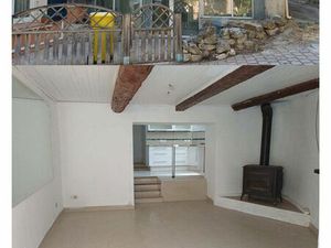 Maison de village atypique - à renover