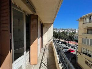 T2 renove -semi equipe- tres fonctionnel - quartier timone