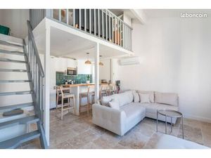 Appartement déjà rénové et meublé - Cour Julien