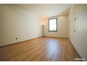 Studio 27 m² refait à neuf – Centre-ville Aubagne