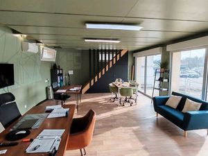 Local Rdc à louer avec mezzanine 90 m² Accès direct D7N Le Canet de Meyreuil