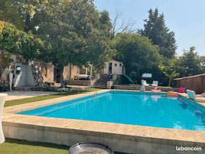 Propriété avec deux habitations