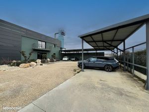 Local industriel 1 500 m²