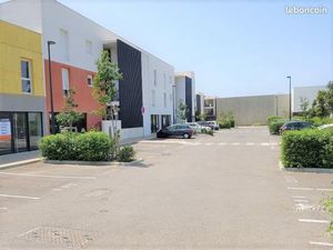 Local commercial 269 m² Istres
