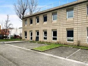 Bureaux privatifs en coworking situés à proximité de la gare de Feyzin